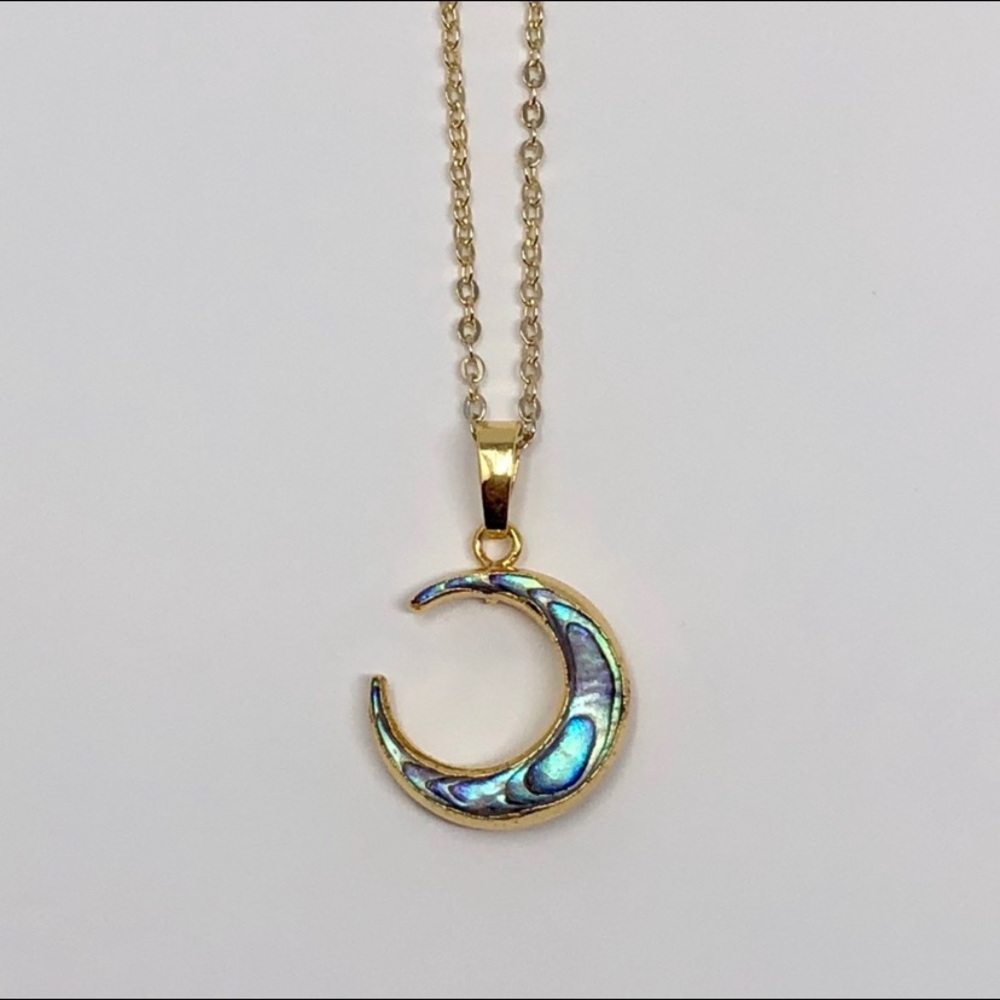 1 Left!✨ Abalone Shell 14K Crescent Moon Necklace - Picture 4 of 7